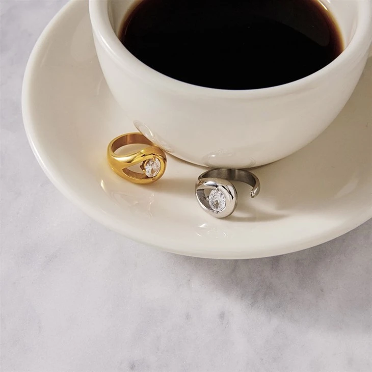 Classic Hollow Cuff Ring high quality